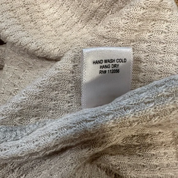 Zenana Henley Top Size Small Oatmeal Long Sleeve Silver Snap Button Closure - Picture 8 of 12